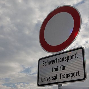 Einfahrt Verboten für Universal Transport frei